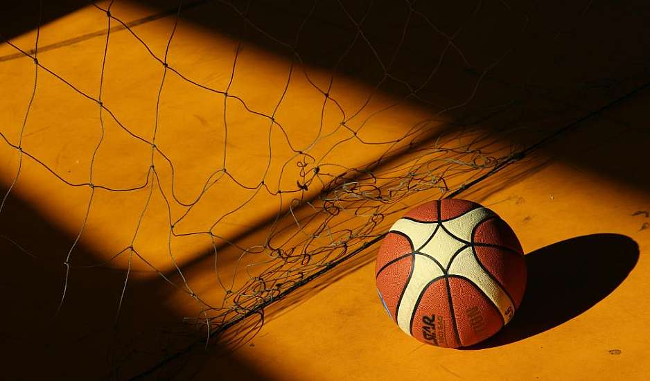 Άφαντος ακόμη ο μπασκετμπολίστας που ξυλοκόπησε και δάγκωσε την σύντροφο του