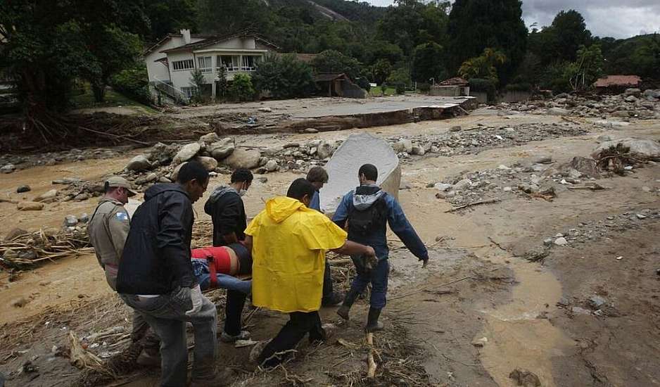 Βραζιλία: Τουλάχιστον 20 νεκροί από καταρρακτώδεις βροχές και πλημμύρες