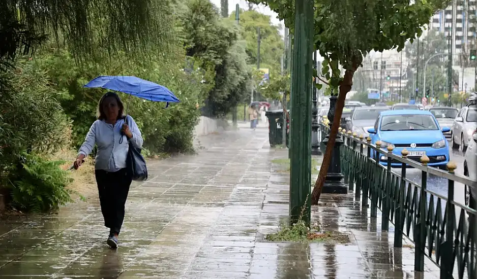 Καιρός: Τοπικές βροχές και μικρή πτώση της θερμοκρασίας σήμερα Κυριακή της Αποκριάς – Το σκηνικό την Καθαρά Δευτέρα