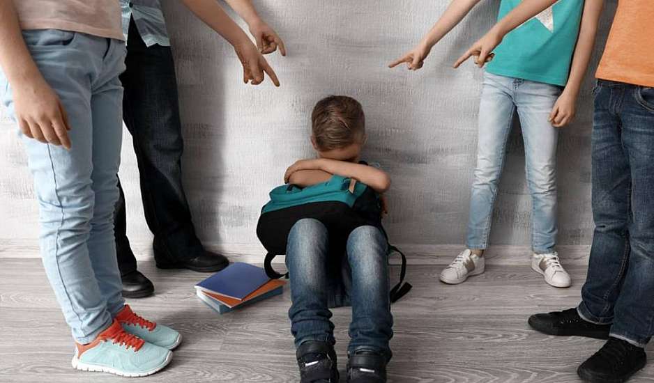 Βόλος: Άγριο bullying – Έγδυσαν και έπαιζαν τρίλιζα στα οπίσθια μαθητή δημοτικού