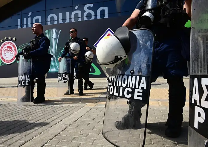 Conference League: Προσαγωγή έξω από το γήπεδο OPAP Αrena - Είχε μαχαίρι
