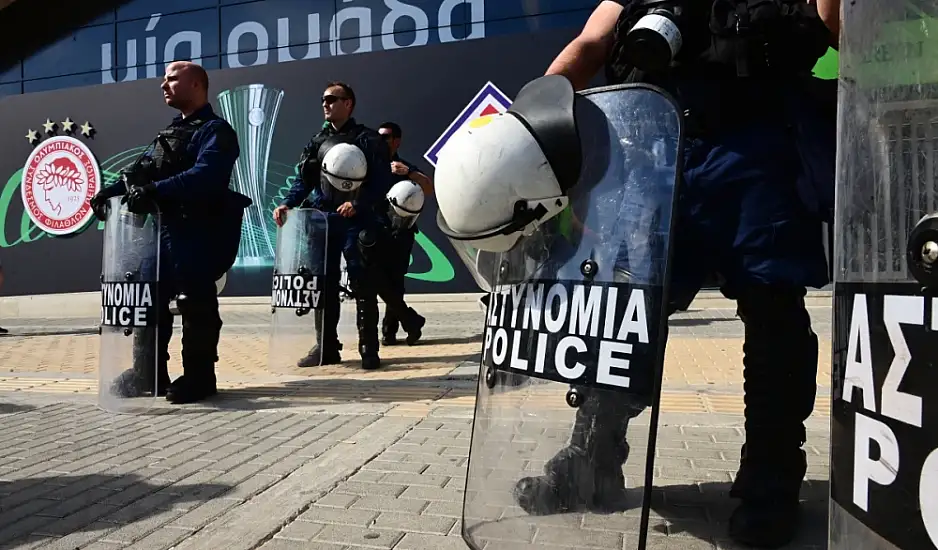 Conference League: Προσαγωγή έξω από το γήπεδο OPAP Αrena - Είχε μαχαίρι