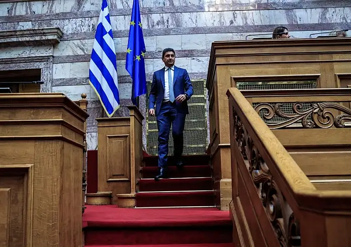 Η ΝΔ διέγραψε τον Αυγενάκη μετά τη χειροδικία σε βάρος υπαλλήλου στο Ελ. Βενιζέλος