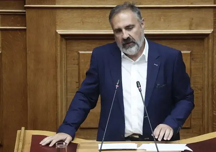 Σπαρτιάτες: Ανεξαρτητοποιήθηκε και ο βουλευτής Γιάννης Δημητροκάλλης