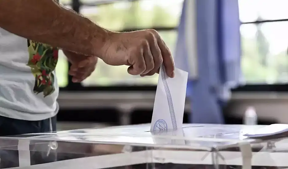 Δημοσκόπηση MRB: Ισόπαλοι ΠΑΣΟΚ και ΣΥΡΙΖΑ στην πρόθεση ψήφου για τις Ευρωεκλογές