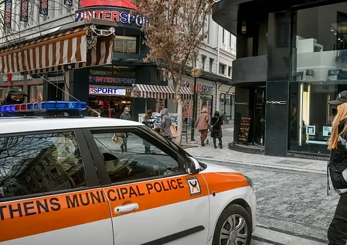 Κύκλωμα εκβιαστών: Σε τάπερ και περιοδικα έκρυβαν τα χρήματα από την δράση τους – Μαραθώνιες απολογίες των κατηγορουμένων
