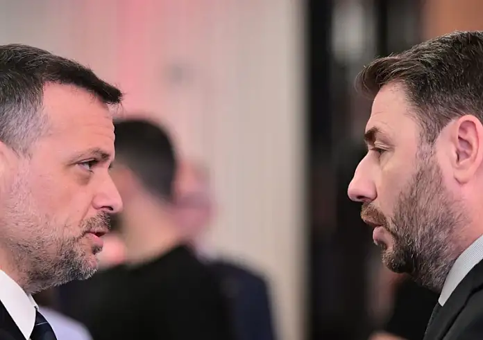 Ανεβαίνουν οι τόνοι στο ΠΑΣΟΚ: Στα χαρακώματα Δούκας – Ανδρουλάκης για την ημερομηνία της εκλογής
