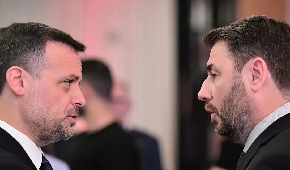 Ανεβαίνουν οι τόνοι στο ΠΑΣΟΚ: Στα χαρακώματα Δούκας – Ανδρουλάκης για την ημερομηνία της εκλογής