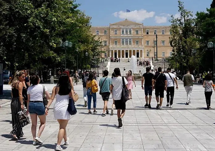 Ασφαλιστικό: Οι ανατροπές στα όρια ηλικίας και τον φόρο εφάπαξ – 6 σενάρια