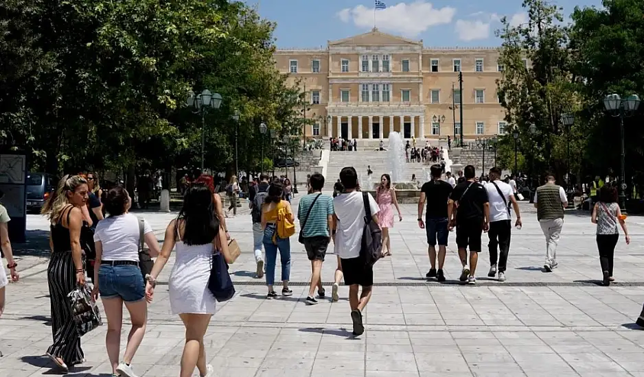 Ασφαλιστικό: Οι ανατροπές στα όρια ηλικίας και τον φόρο εφάπαξ – 6 σενάρια