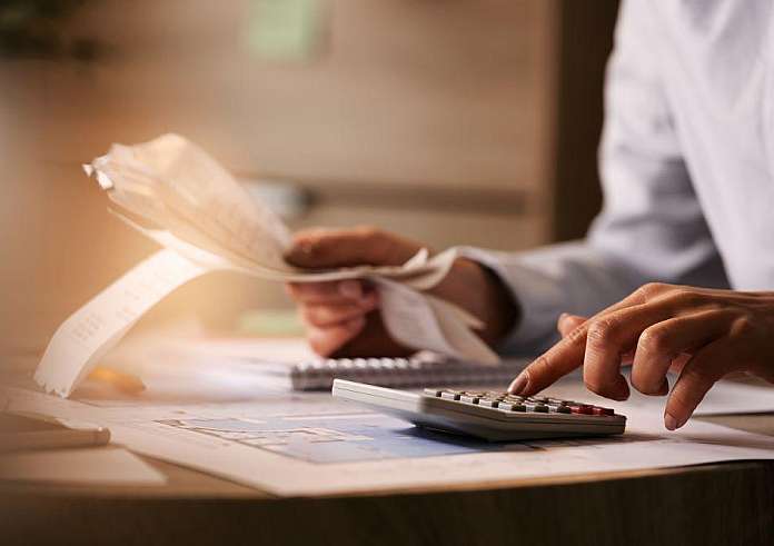 Αρχίζουν οι φορολογικές δηλώσεις 2025 στις 17 Μαρτίoυ – Οι αλλαγές στο Ε1 και τι να προσέξουμε