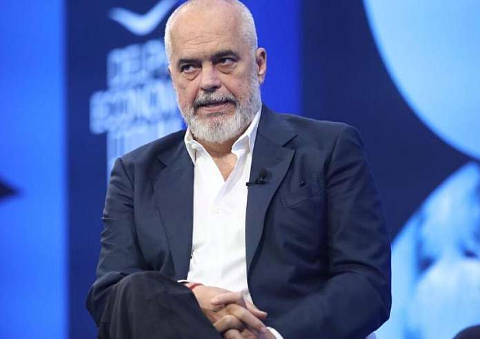 Έντι Ράμα: Βίντεο από τη φιέστα του στο Κλειστό του Γαλατσίου