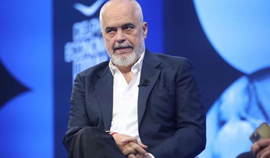 Έντι Ράμα: Βίντεο από τη φιέστα του στο Κλειστό του Γαλατσίου