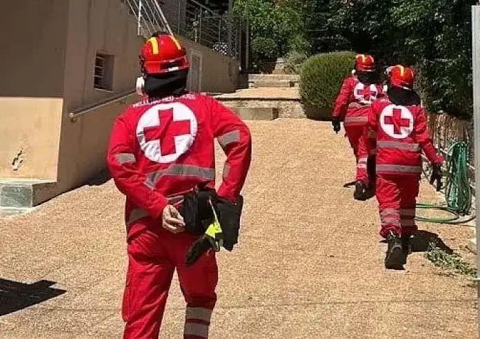 Ο Ερυθρός Σταυρός συγκεντρώνει τρόφιμα και φάρμακα για τους πυρόπληκτους