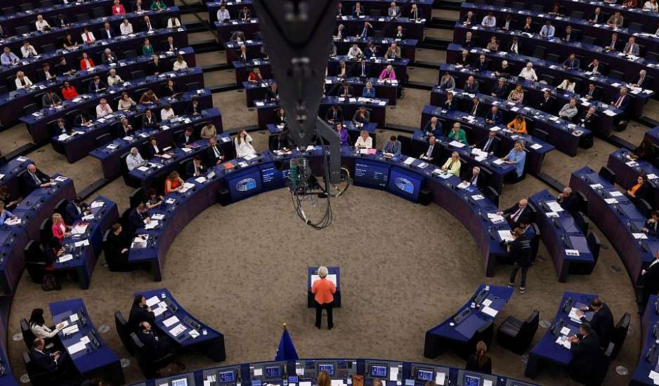 Ευρωβουλευτές: Οι μισθοί που κάνουν περιζήτητη μία θέση στη λίστα – Τι προβλέπει η ευρωβουλή και τι ποσό «βγαίνει» σε μία θητεία