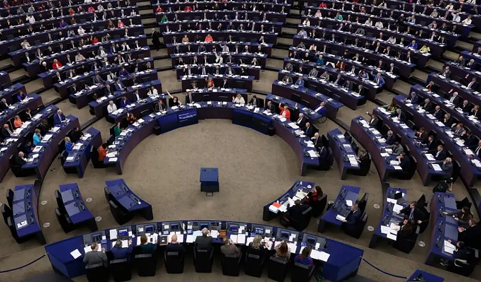 Ο παχυλός μισθός των ευρωβουλευτών - Τα καθαρά και τα εξτραδάκια