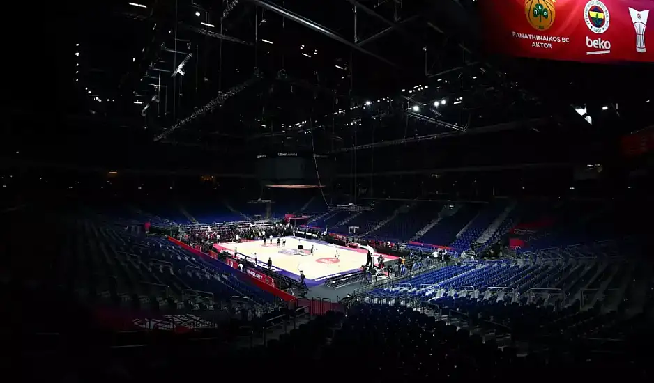 Final Four Euroleague: Τραυματίες οπαδοί του Παναθηναϊκού, ποδοπατήθηκε γυναίκα σεκιούριτι