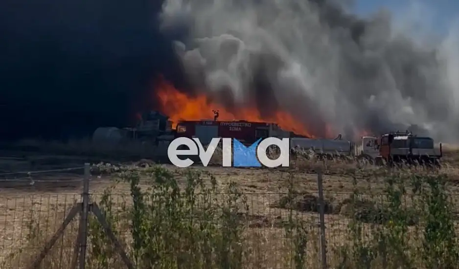 Εύβοια: Φωτιά σε εργοστάσιο στη Ριτσώνα: Συνεχίζονται οι εκρήξεις στο σημείο – ΦΩΤΟ και ΒΙΝΤΕΟ