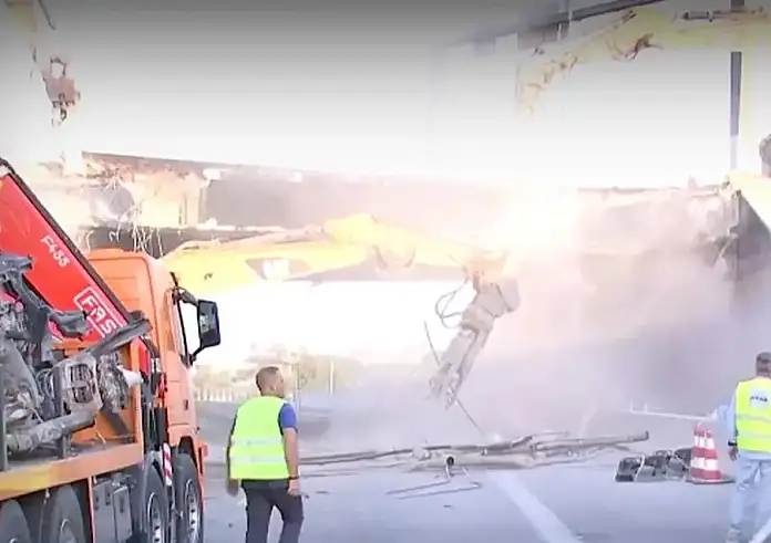 Μήνυμα του 112 για καθυστερήσεις από Ελευσίνα προς Κόρινθο: Καθυστερήστε την αναχώρησή σας