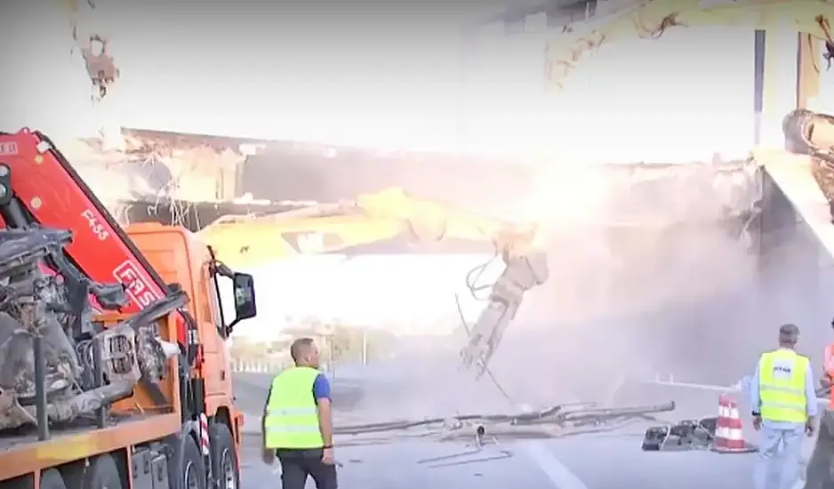 Μήνυμα του 112 για καθυστερήσεις από Ελευσίνα προς Κόρινθο: Καθυστερήστε την αναχώρησή σας