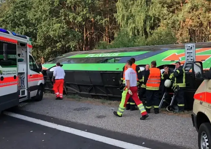Γερμανία: Τουλάχιστον 5 νεκροί σε τροχαίο με λεωφορείο κοντά στη Λειψία