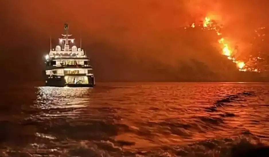 Φωτιά στην Ύδρα: Έκπληκτος δηλώνει ο Καζάκος επιχειρηματίας που είχε νοικιάσει το γιοτ – Αρνούμαι τις κατηγορίες