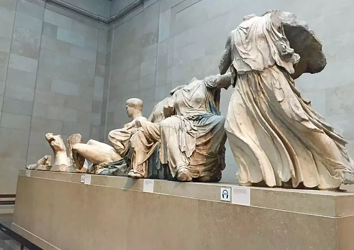 Κοσμοπλημμύρα στο Βρετανικό Μουσείο για τα Γλυπτά του Παρθενώνα και την κρυμμένη Καρυάτιδα