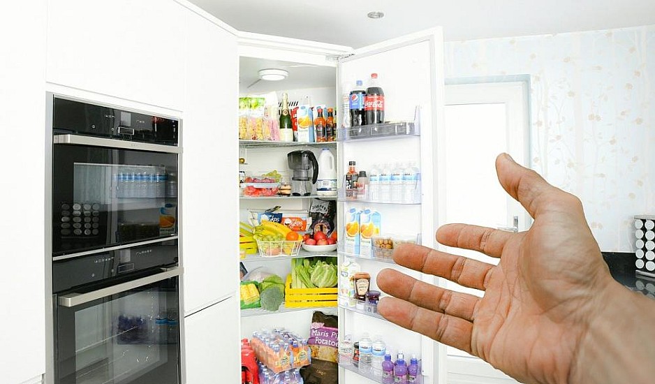 10 πράγματα που πρέπει να πετάξετε αμέσως από το ψυγείο σας