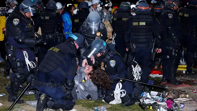 ΗΠΑ: Νέα επέμβαση της αστυνομίας στο UCLA εναντίον φιλοπαλαιστινίων διαδηλωτών
