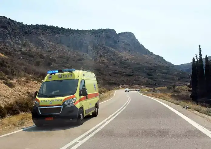 Ηράκλειο: Τροχαίο στον ΒΟΑΚ με τραυματισμό 23χρονου οδηγού μηχανής που επιχείρησε προσπέραση αυτοκινήτου