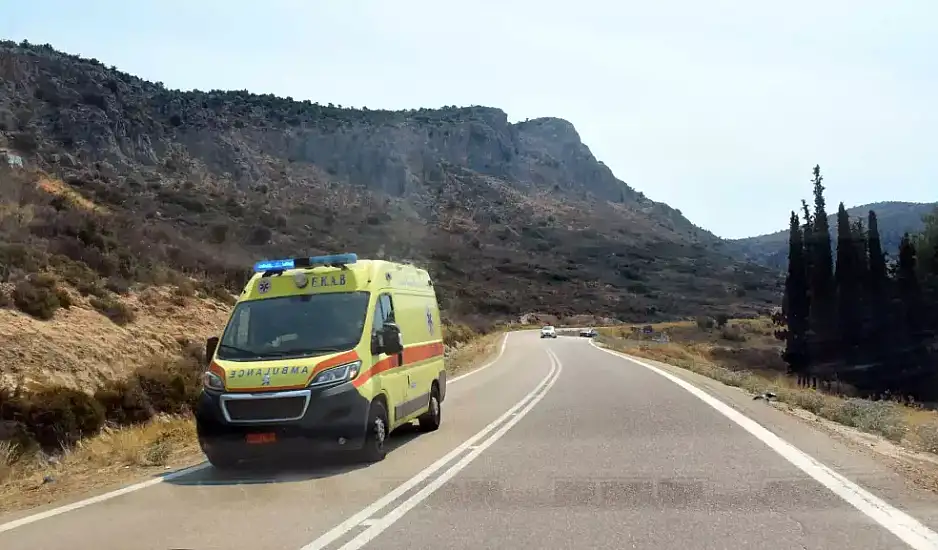 Ηράκλειο: Τροχαίο στον ΒΟΑΚ με τραυματισμό 23χρονου οδηγού μηχανής που επιχείρησε προσπέραση αυτοκινήτου