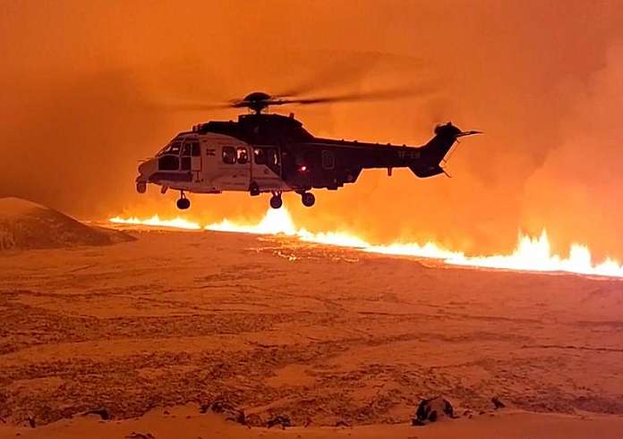 Ισλανδία: Σιντριβάνια λάβας έως και 100 μέτρων – Live εικόνα από την έκρηξη ηφαιστείου