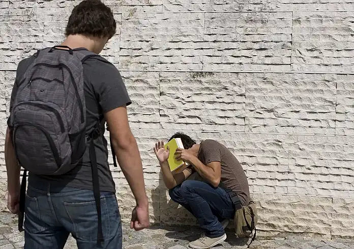 Έρχονται ποινές φυλάκισης χωρίς αναστολή για ταραξίες μαθητές και τους γονείς τους – Αυστηρά μέτρα για οπλοκατοχή και βία