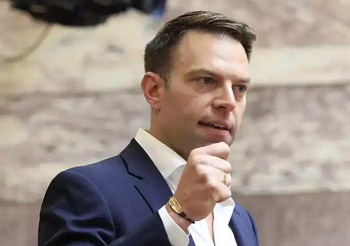 Κασσελάκης για Αυγενάκη: Ο Μητσοτάκης να διαγράψει τον τραμπούκο
