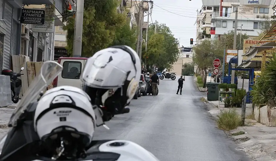 Κερατσίνι: Συνελήφθη ο ένας από τους δράστες που πέταξαν τσάντα με χειροβομβίδες σε καταδίωξη