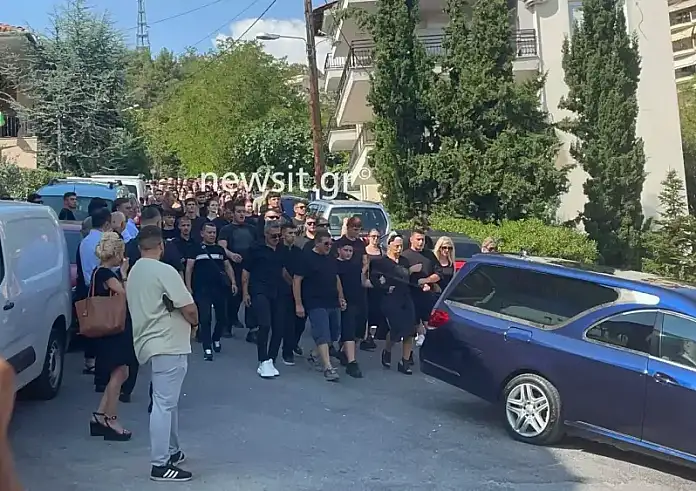 Χαλκιδική: Αυτή την ώρα στη Βέροια η κηδεία του 19χρονου Γιάννη που σκοτώθηκε στο λούνα παρκ στο Πευκοχώρι