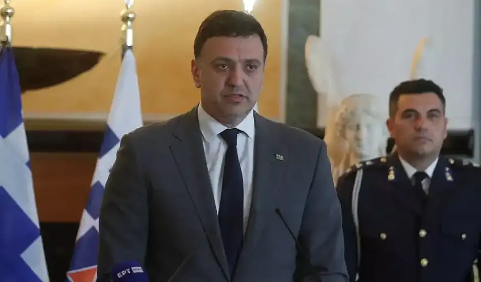 Βασίλης Κικίλιας για πυρκαγιές: Η μισή Ελλάδα στο πορτοκαλί με θυελλώδεις ανέμους