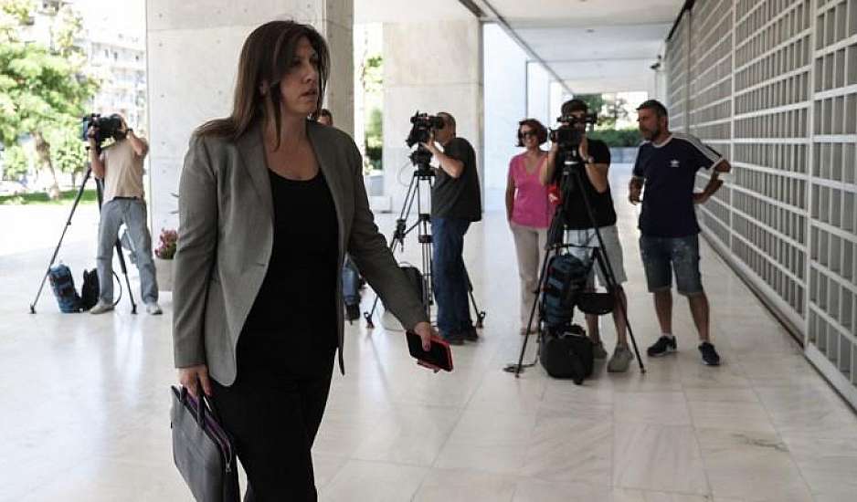 Απίστευτο επεισόδιο με τη Ζωή Κωνσταντοπούλου στον Άρειο Πάγο: Πήρε κάποιον στο κυνήγι και φώναζε πιάστε τον, φεύγει