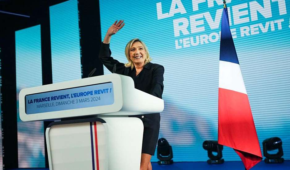 Γαλλία: Πρώτο κόμμα με διαφορά στις δημοσκοπήσεις η ακροδεξιά – Ζητάει εκλογές η Μαρίν Λεπέν