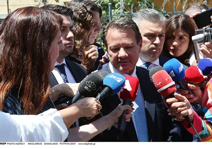 Τα ρίχνει στη σύζυγό του ο Λύτρας: Αυτή επινόησε το αφήγημα ότι δήθεν έπεσε από τη σκάλα