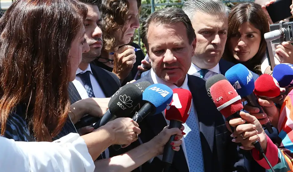 Τα ρίχνει στη σύζυγό του ο Λύτρας: Αυτή επινόησε το αφήγημα ότι δήθεν έπεσε από τη σκάλα