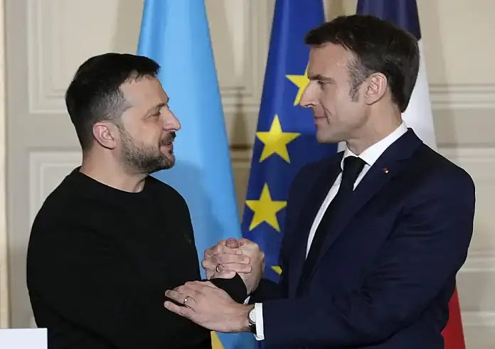 Το διπλό παιχνίδι του Μακρόν: Στηρίζει την Ουκρανία, αγοράζει αέριο από τη Ρωσία