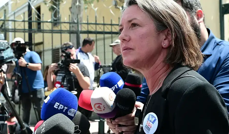 Τροχαίο στη Βουλή: Ξέσπασε η μητέρα του Ιάσονα - Δεν περίμενα τίποτα από την ελληνική δικαιοσύνη