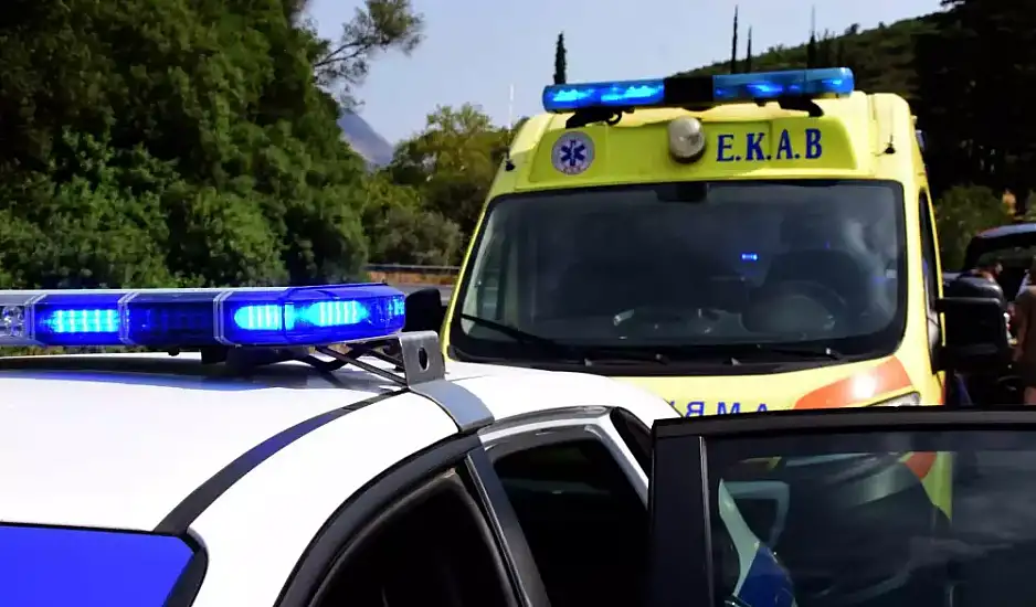 Μενίδι: Τροχαίο με εγκατάλειψη δύο τραυματισμένων αστυνομικών μετά από σύγκρουση αυτοκινήτου με περιπολικό