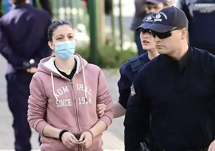 Κολωνός: Είμαι πολύ χαρούμενη που θα επιστρέψω κοντά σας – Τα πρώτα λόγια της μητέρας της 12χρονης στα παιδιά της