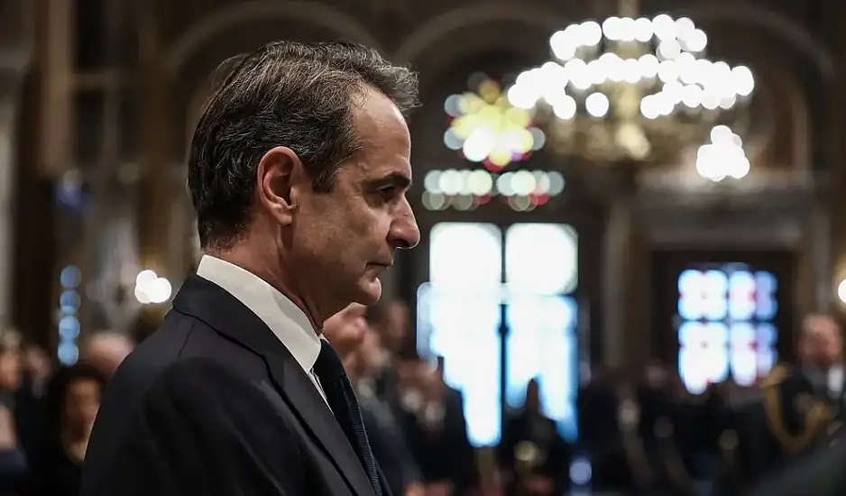 Ιερή ανακωχή κυβέρνησης – Εκκλησίας – Στην ακολουθία των Παθών στη Μητρόπολη απόψε ο Κυριάκος Μητσοτάκης