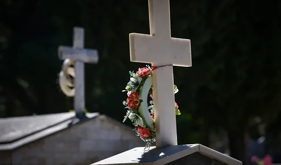 Μουδιασμένο το χωριό της Ηλείας από τον θάνατο 27χρονου που «έσβησε» πλάι στον τάφο του πατέρα του