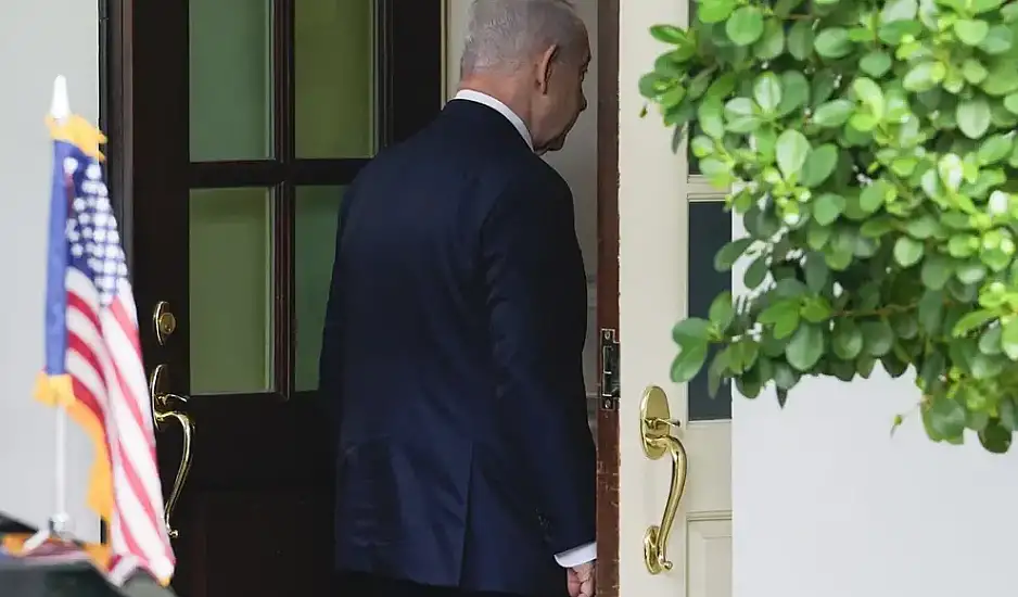 Έναν χρόνο μετά την επίθεση της Χαμάς, ο Νετανιάχου υπόσχεται να νικήσει τους εχθρούς του Ισραήλ
