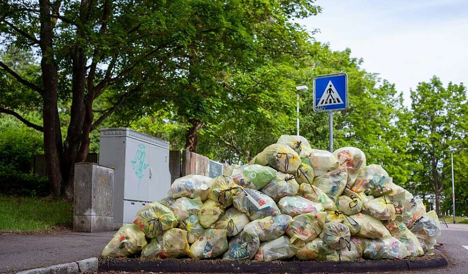 Έκθεση ΟΗΕ: Ένα δισεκατομμύριο γεύματα καταλήγουν καθημερινά στα σκουπίδια