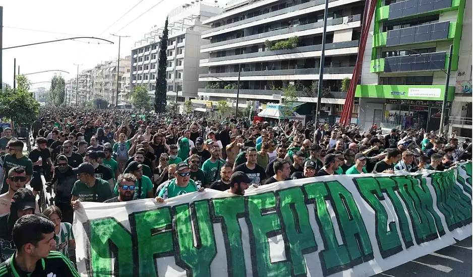 Παναθηναϊκός: Πάνω από 5.000 κόσμος στο συλλαλητήριο των οργανωμένων οπαδών κατά του Γιάννη Αλαφούζου